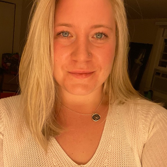 Meet your Posher, Dakota - Picture 1 of 1